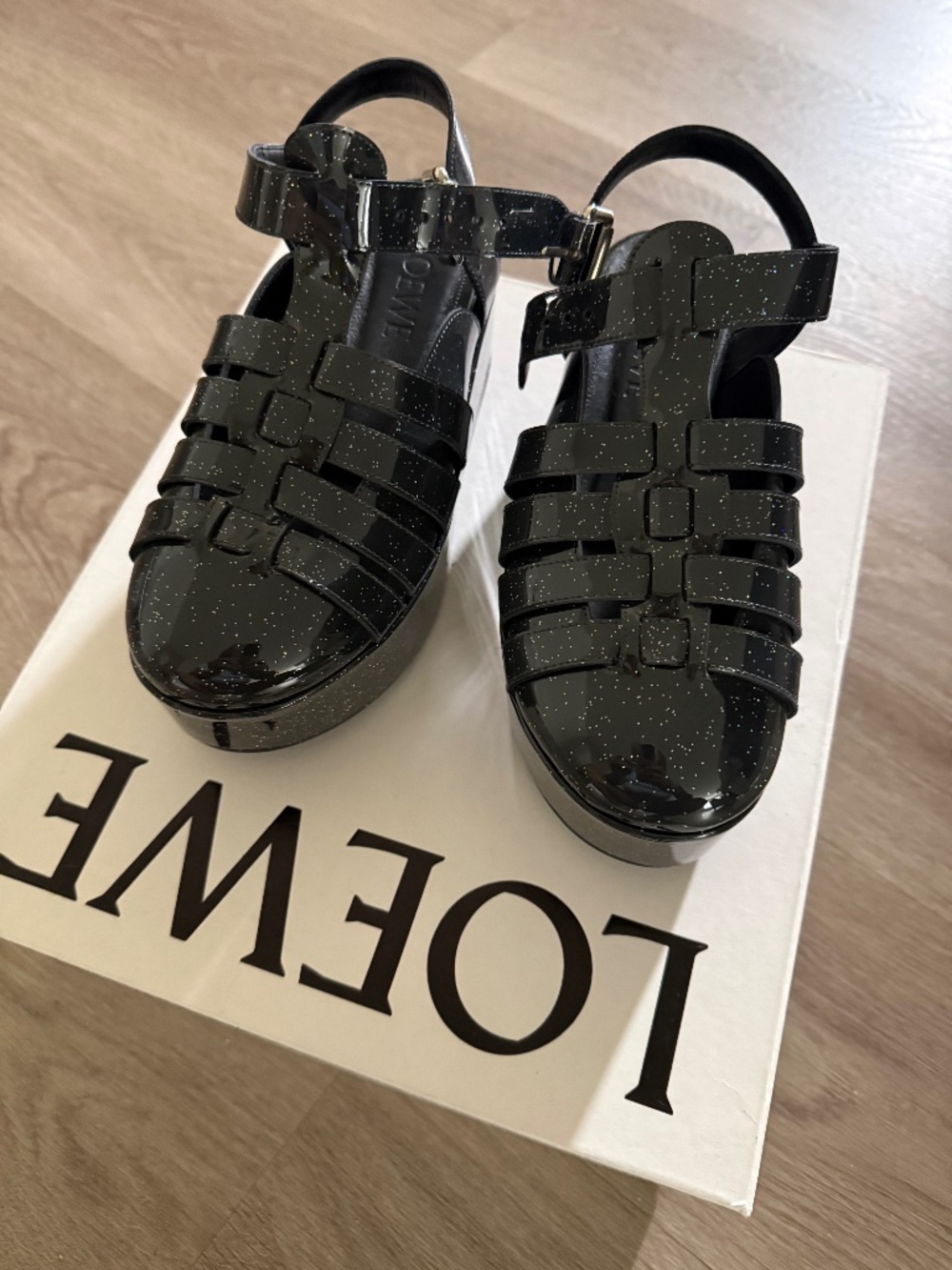 Loewe platform jelly